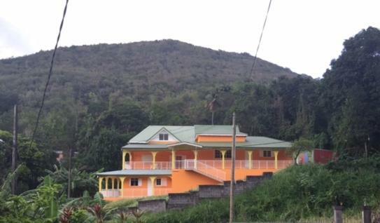 O Fil De L'eau Ferienhaus *